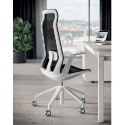 Q3 Ode Chair
